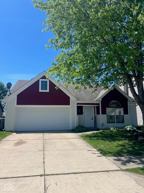 8868 Pine Tree Blvd, Indianapolis, IN, 46256-4380 | Card Image
