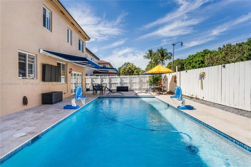 2126 Ne 38th Rd, Homestead, FL, 33033-5104 | Card Image