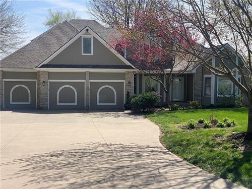 24445 E Truman Rd, Independence, MO, 64056-4284 | Card Image