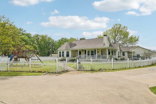 858 County Road 3101, Greenville, TX, 75402-8814 | Card Image