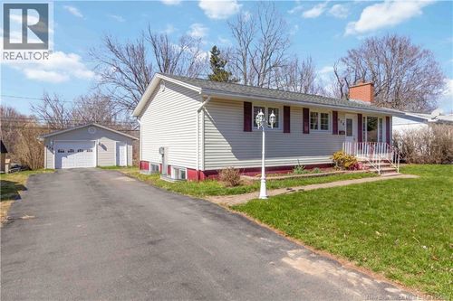 428 Gardiner St, Oromocto, NB, E2V1G3 | Card Image