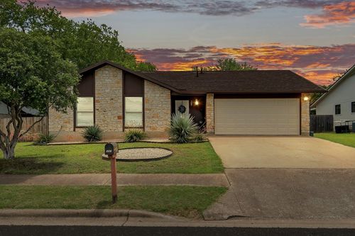 907 Great Oaks Cv, Round Rock, TX, 78681-2509 | Card Image