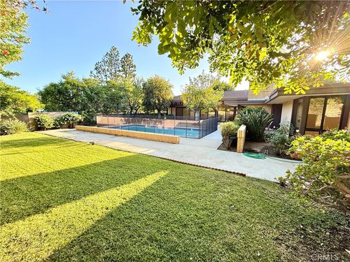 880 Gainsborough Dr, Pasadena, CA, 91107-5510 | Card Image