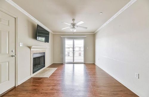 apt-416-7600 Emmett F Lowry Expy, Texas City, TX, 77591-2452 | Card Image