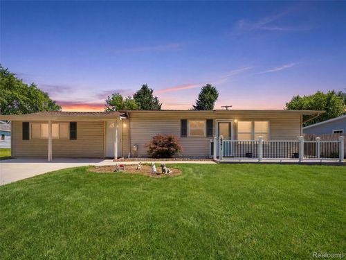 6271 Stephen, Brighton, MI, 48116-2126 | Card Image