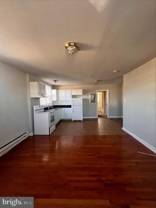 5457 Erdrick St, Philadelphia, PA, 19124-1406 | Card Image