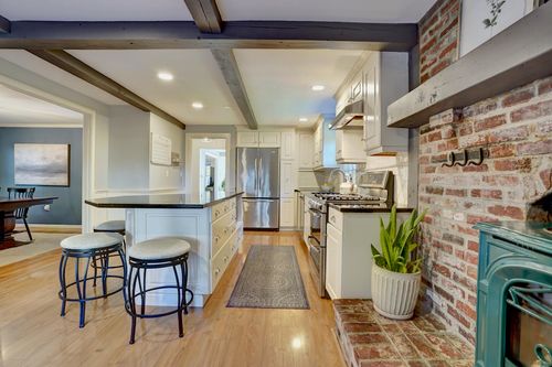 724 Exeter Road, Hampton, NH, 03842 | Card Image