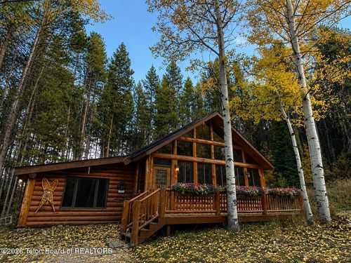 3950 Redtop Ln, Wilson, WY, 83014-5221 | Card Image