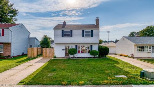 980 E 347th St, Eastlake, OH, 44095-2633 | Card Image