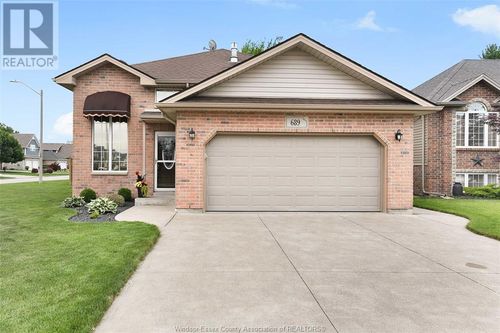 689 Helena Cres, Belle River, ON, N8L0P7 | Card Image