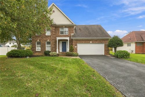 1 Cambridge Ct, Lancaster, NY, 14086-9352 | Card Image