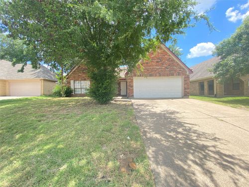 6101 Meadowside Trl, Arlington, TX, 76017-6435 | Card Image