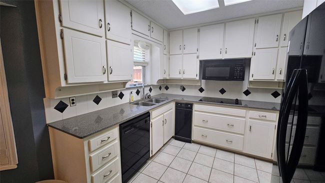 2529 Westpark Way Cir, House other with 3 bedrooms, 2 bathrooms and null parking in Euless TX | Image 5