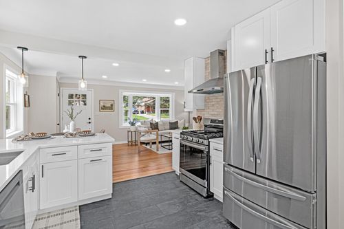 621 5th Ave S, Hopkins, MN, 55343-7711 | Card Image