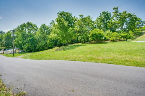 178 Warrior Falls Dr, Kingsport, TN, 37664-5298 | Card Image