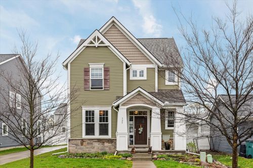 325 University St, Ferndale, MI, 48220-2840 | Card Image