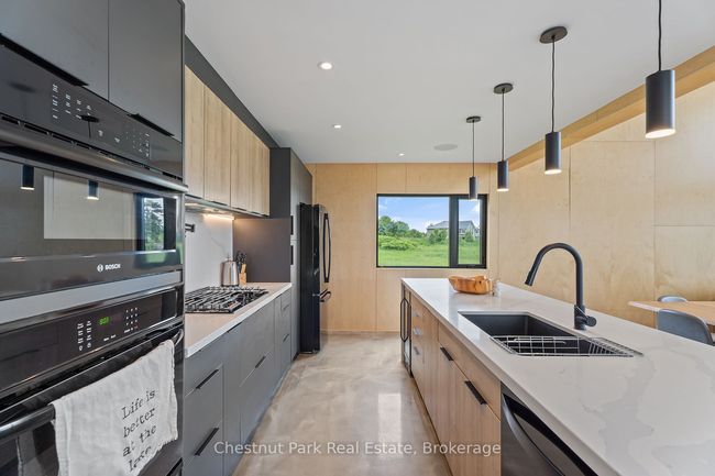 1594 Doe Lake Rd, House other with 4 bedrooms, 2 bathrooms and 2 parking in Gravenhurst ON | Image 5