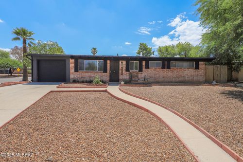 7232 E Paseo San Andres, Tucson, AZ, 85710-1326 | Card Image