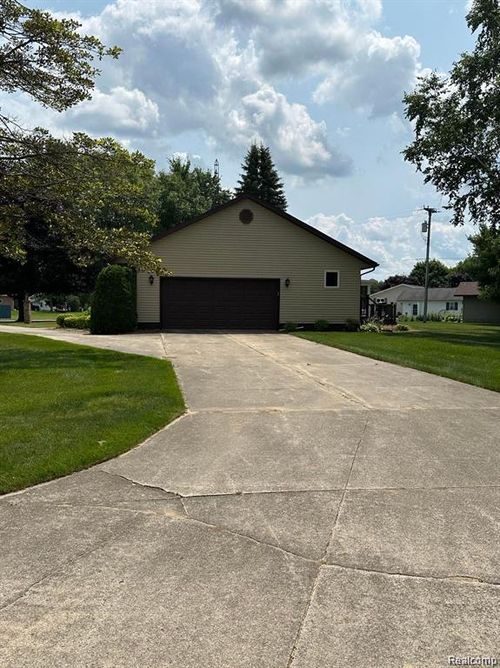 1890 James St, Ubly, MI, 48475-8871 | Card Image