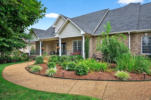 1003 Thistle Ct, Hendersonville, TN, 37075-9611 | Card Image