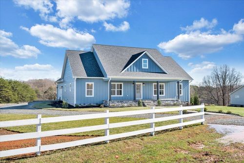27 Smokehouse Rd, Moneta, VA, 24121-1446 | Card Image