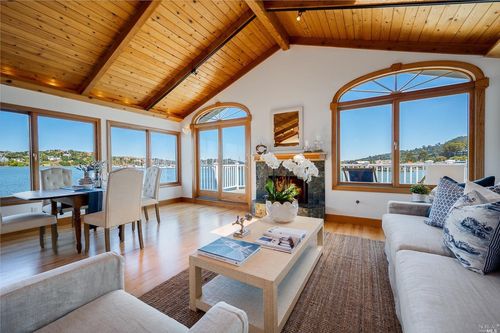 34 Gate 6 1/2 Road, Sausalito, CA, 94965 | Card Image