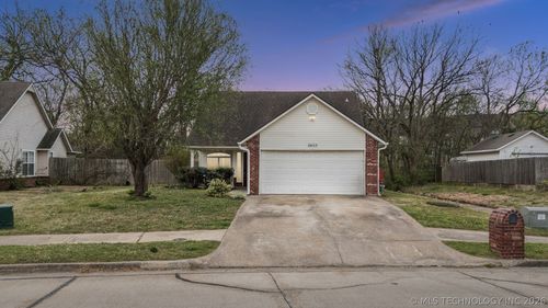2603 Wolf Run Dr, Claremore, OK, 74019-3539 | Card Image
