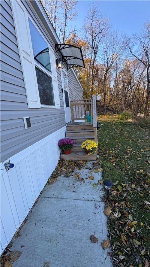 221 Reston Rd, Imperial, PA, 15126-9313 | Card Image