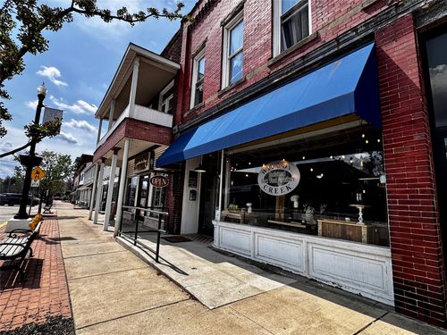 131-129-131 Erie St, Edinboro, PA, 16412-2208 | Card Image