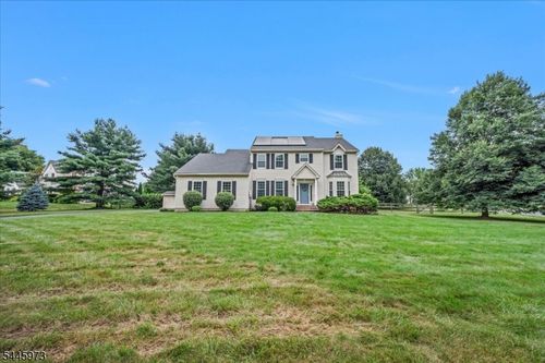 39 Meadowview Dr, Phillipsburg, NJ, 08865-7303 | Card Image