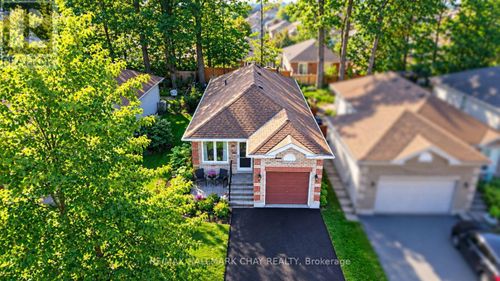 27 Masters Dr, Barrie, ON, L4M6W4 | Card Image