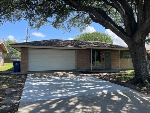 117 E Broadway St, Portland, TX, 78374 | Card Image