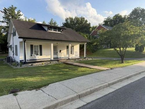 400 Cleveland Ave, Glasgow, KY, 42141-1906 | Card Image