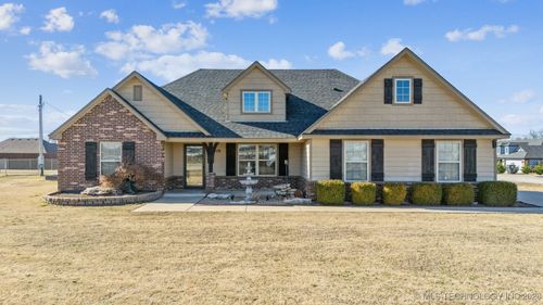 21078 S Hariston St, Claremore, OK, 74019-8902 | Card Image