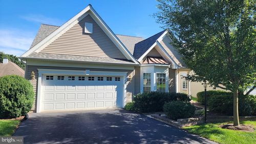752 Village Ave, COLLEGEVILLE, PA, 19426-4166 | Card Image