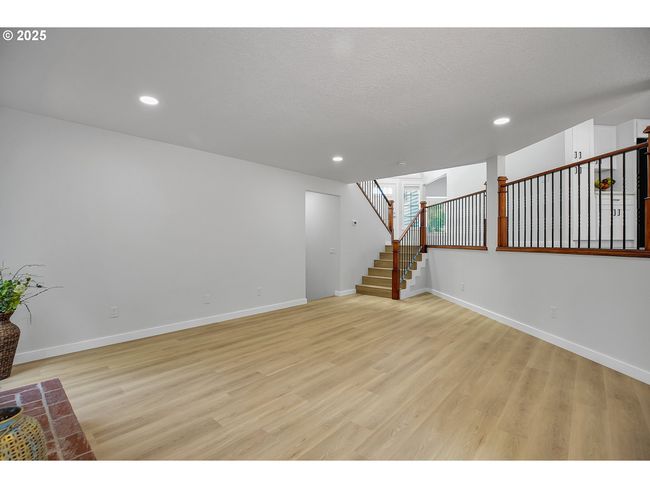 1111 Sw Linneman Ave, House other with 5 bedrooms, 3 bathrooms and 3 parking in Gresham OR | Image 17