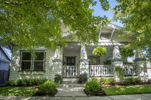 955 Nw 17th St, Redmond, OR, 97756-1353 | Card Image