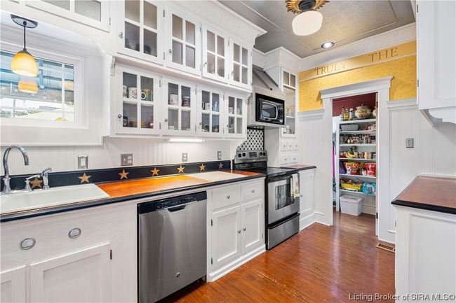 2014 E Oak St, Home with 3 bedrooms, 2 bathrooms and null parking in New Albany IN | Image 32