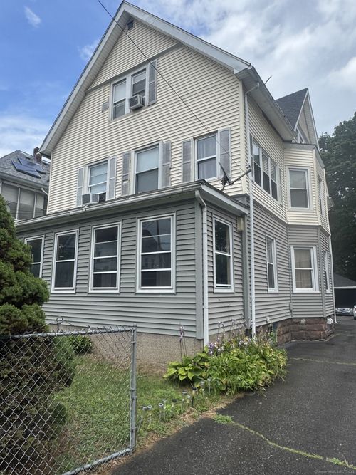 32 Lenox St, Hartford, CT, 06112-2220 | Card Image