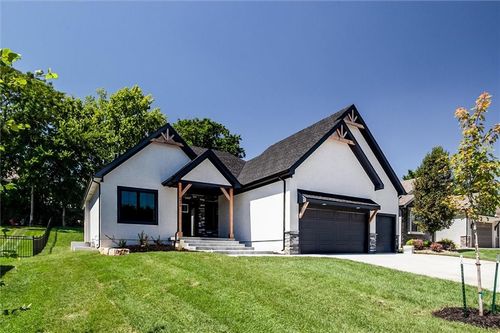 6924 Kenton St, Shawnee, KS, 66226-7819 | Card Image