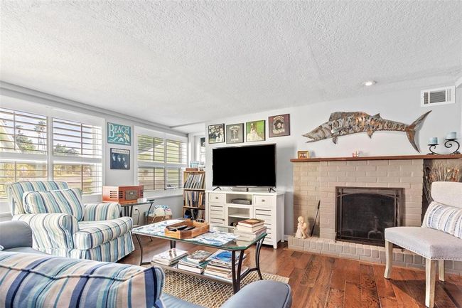 Family Room | Image 17