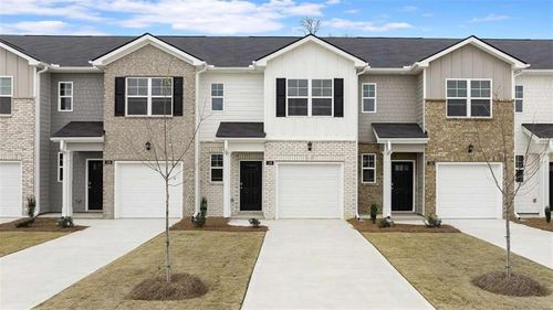 212 Kenmore Cir, Perry, GA, 31069-8001 | Card Image