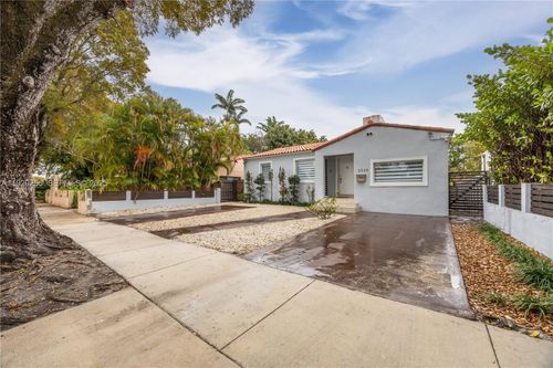 2520 Sw 13th St, Miami, FL, 33145-1213 | Card Image