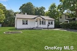 Meroke Ln, East Islip, NY 11730