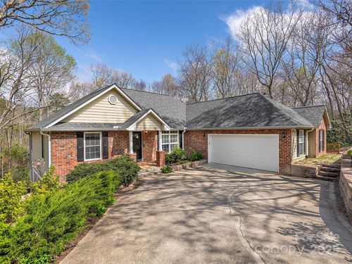 9 Kit Ct, Fletcher, NC, 28732-9115 | Card Image