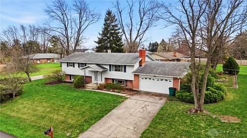 2761 La Cresta Dr, Beavercreek, OH, 45431-8766 | Card Image