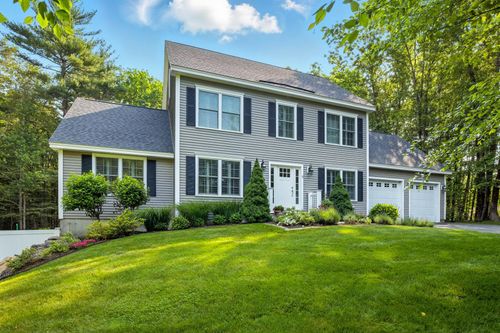 3 Swett Dr, Hampton, NH, 03842-1729 | Card Image