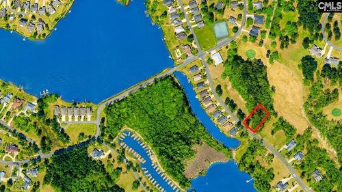 72 Ridge Lake Dr, Manning, SC, 29102-9511 | Card Image