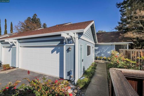 2 Donegal Way, Martinez, CA, 94553-6270 | Card Image