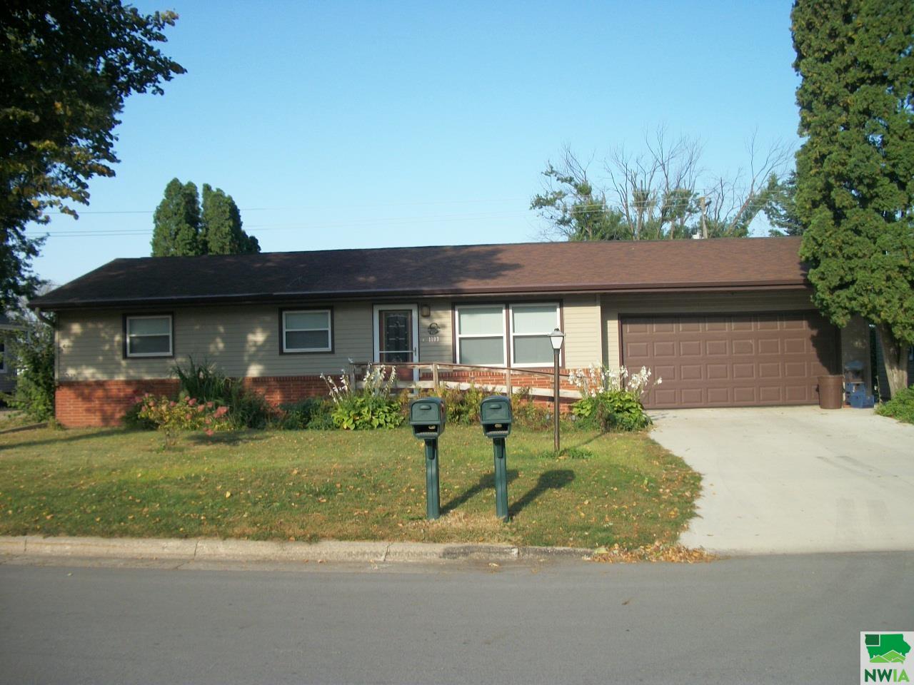 Rock Island Ave, Cherokee, IA 51012